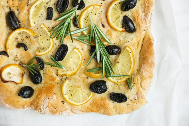Focaccia met pestohummus Living the Green Life